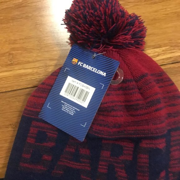 MEN'S FCA BARCA BEANIE HAT CAP ONE SIZE pom pom - Picture 2 of 3